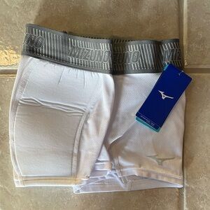 Mizuno Girl’s Aero Vent Padded Softball Sliding Short NWT